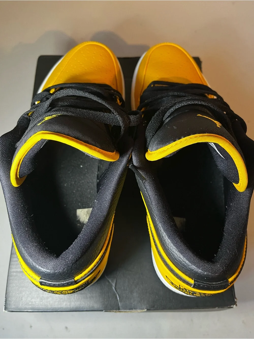2020 Air Jordan 1 Low University Gold